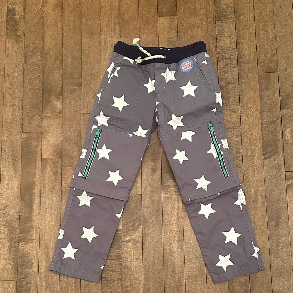 Mini Boden Boy’s Gray Star-Patterned Pants with Zip Off Legs. Size 6/7. NWT.